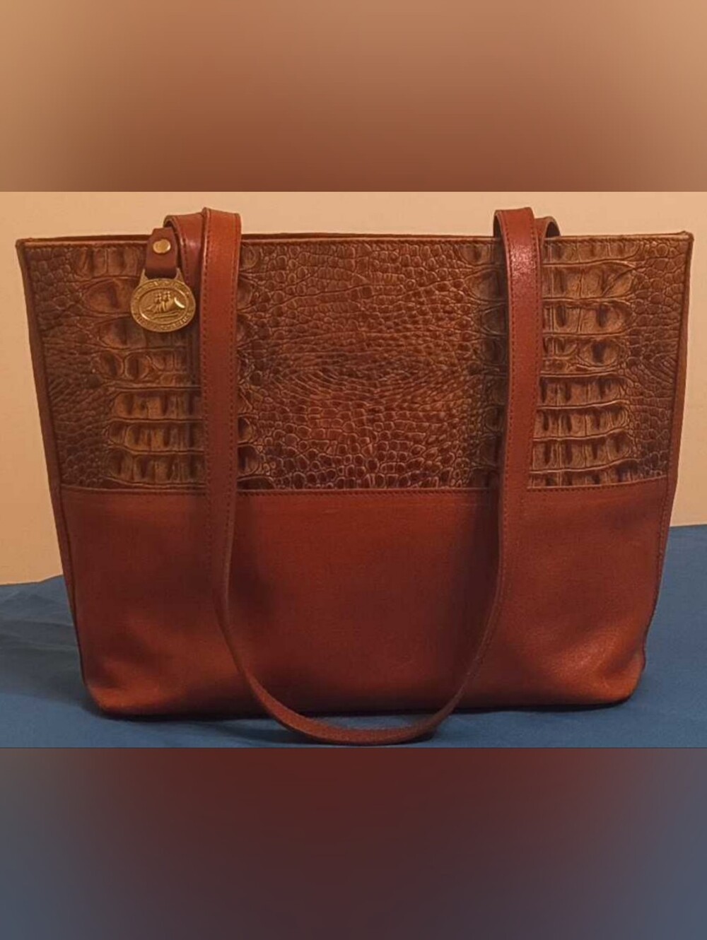 RARE Vintage Brahmin USA Cognac Croc Embossed Leather Tote Fairhaven Medallion